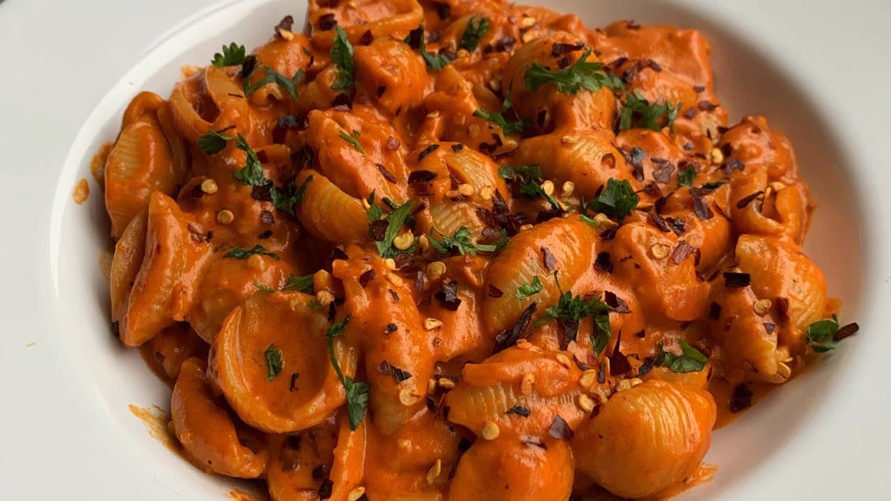 Gigi Hadid's Pasta with Spicy Vodka Sauce Recipe (Without the Vodka)