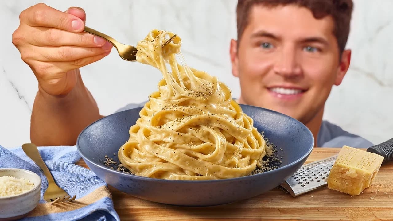 Best Fettuccine Alfredo You'll Ever Make (Easy)